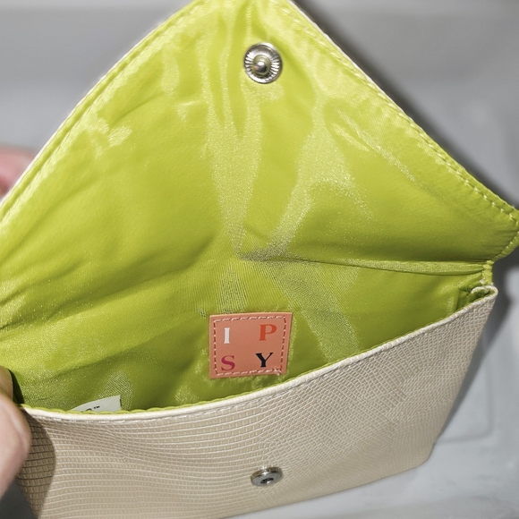 4- New Ipsy Bags, Clutch, Purse, Wallet Christmas Colors, Christmas Gifts. - Picture 3 of 11